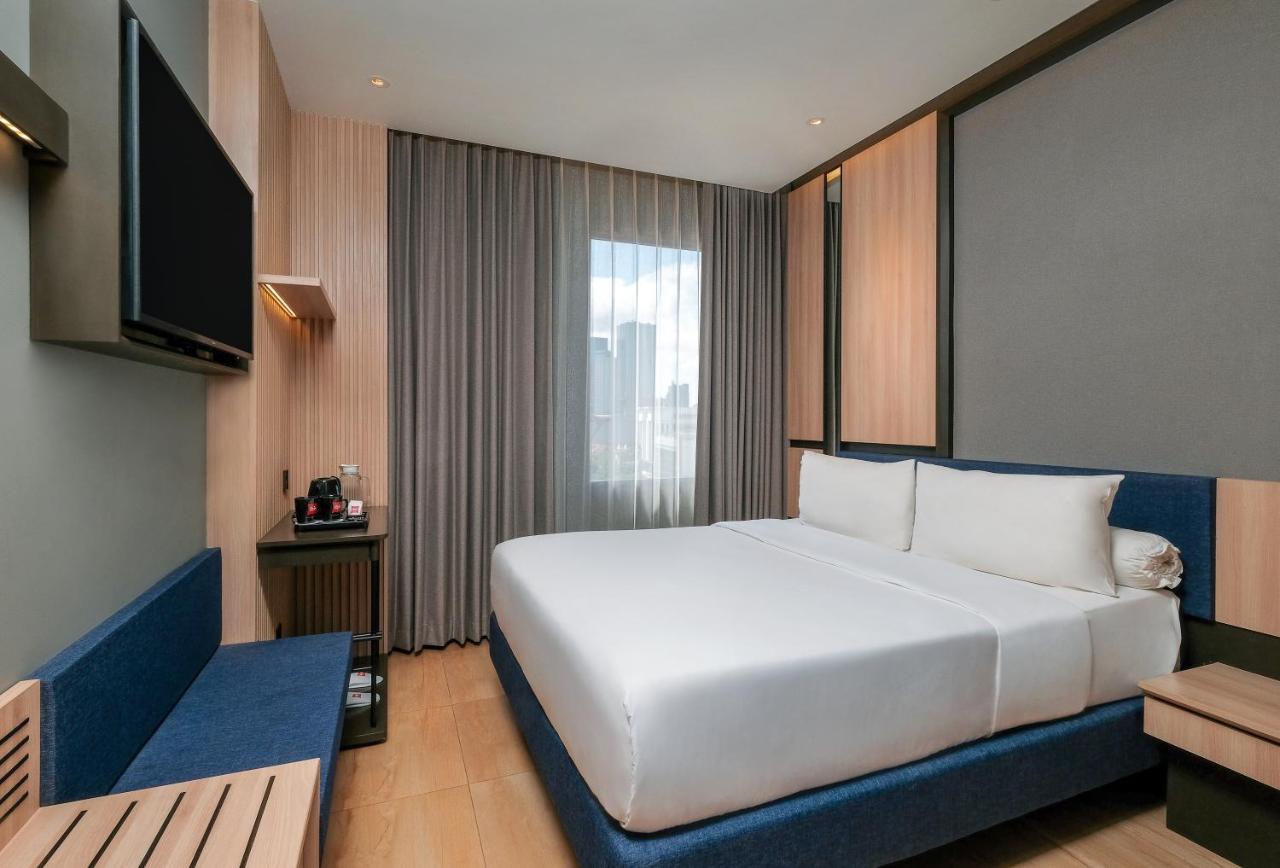 Hotel Ibis Surabaya Tidar Exterior foto